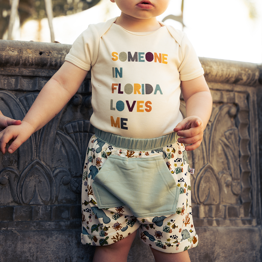 Someone in FL Loves Me Florida Baby Gift Cotton Onesie